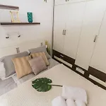 Apartman Trendy 2 Flat Near Corvin Mall With Garage *