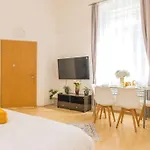 Trendy 2 Flat Near Corvin Mall With Garage Apartment