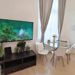 Trendy 2 Flat Near Corvin Mall With Garage *