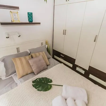 Apartment Trendy 2 Room Flat Near Corvin Mall Garage Ac Dishwasher *