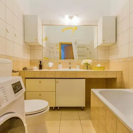 Apartamento Trendy 2 Room Flat Near Corvin Mall Garage Ac Dishwasher *