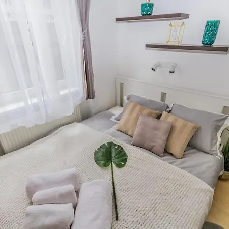 Trendy 2 Flat, Next To Corvin Mall Free Huge Garage! Ac,dishwasher,washmachine, Smart Tv