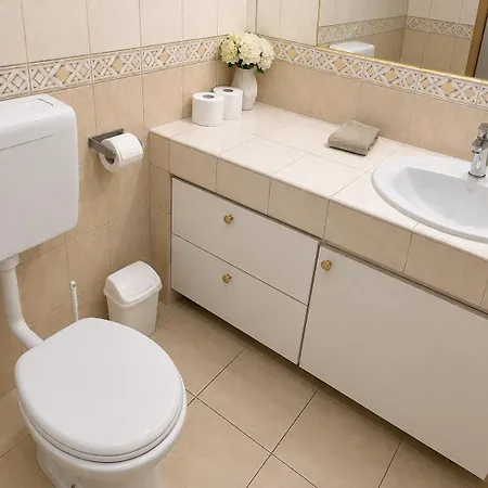 Apartamento Trendy 2 Room Flat Near Corvin Mall Garage Ac Dishwasher Budapeste