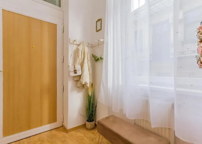 Trendy 2 Flat, Next To Corvin Mall Free Huge Garage! Ac,dishwasher,washmachine, Smart Tv Apartamento