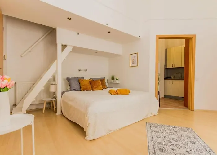 Trendy 2 Flat, Next To Corvin Mall Free Huge Garage! Ac,dishwasher,washmachine, Smart Tv