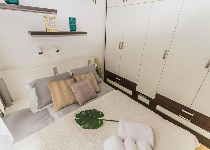 Apartamento Trendy 2 Flat, Next To Corvin Mall Free Huge Garage! Ac,dishwasher,washmachine, Smart Tv *